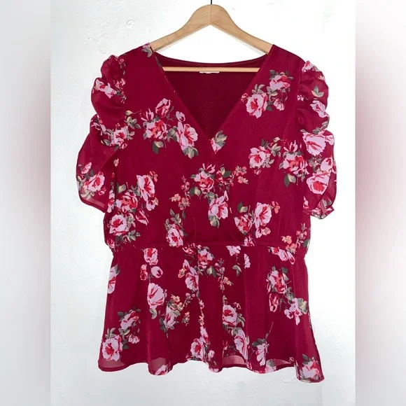 NWOT Maurices gorgeous floral ruched sleeves layered - Picture 1 of 5